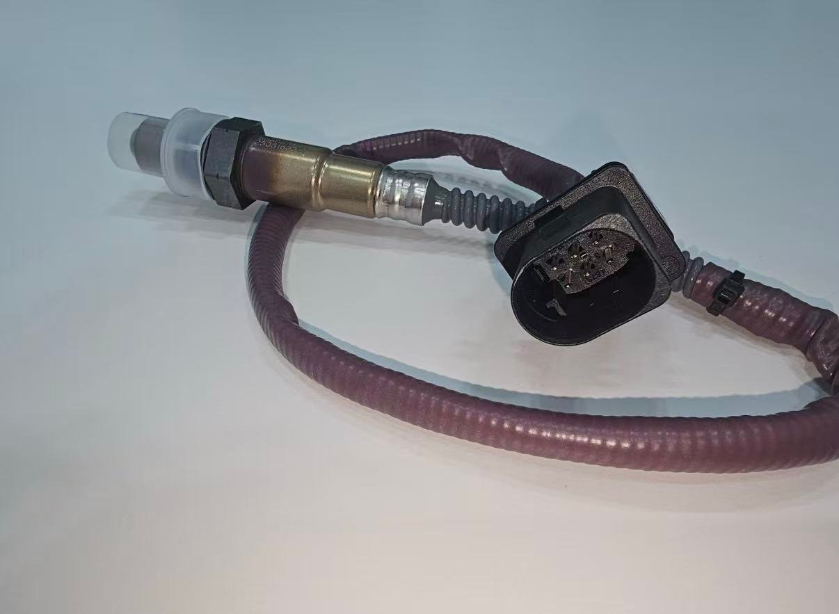 Wideband air-fuel ratio sensor with multipin connector for physical comparison during Toyota fitment review Wideband air-fuel ratio sensor with multipin connector for physical comparison during Toyota fitment review